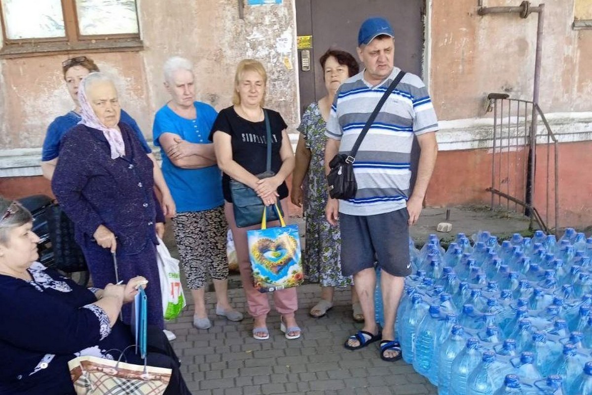 Гуманітарна допомога у Марганці: що видавали людям на цьому тижні (фото)