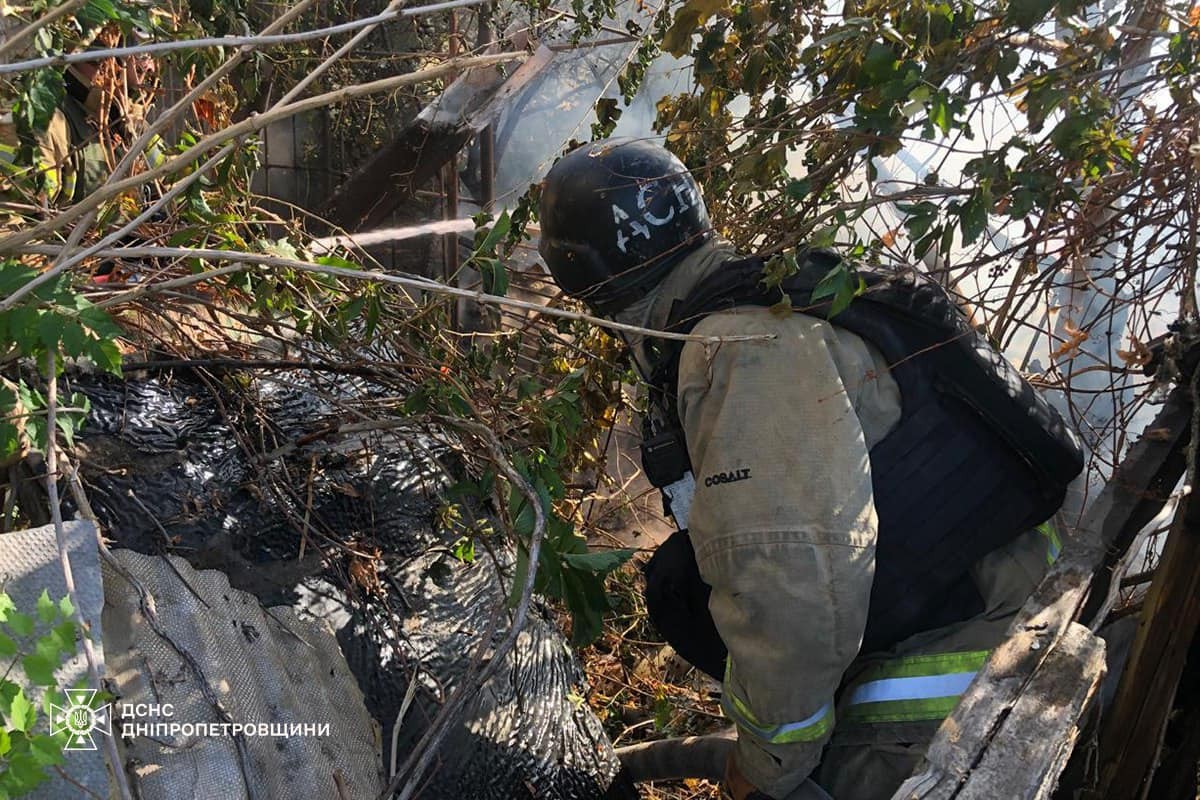 У Нікополі сьогодні сталися пожежі внаслідок ворожих обстрілів