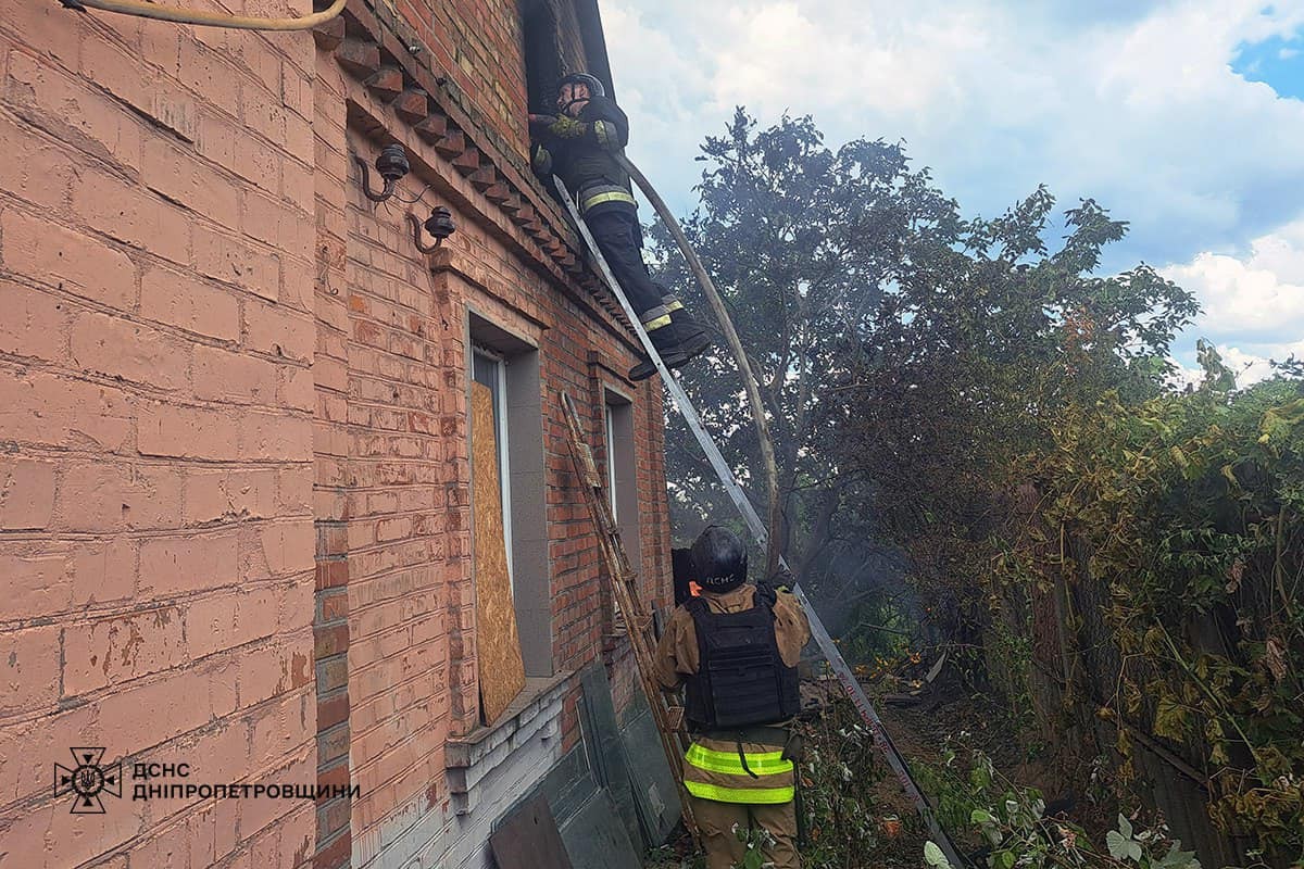 У Нікополі сталася ще одна пожежа внаслідок обстрілу 6 серпня