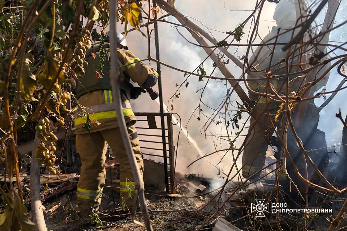 У Нікополі сьогодні сталися пожежі внаслідок ворожих обстрілів