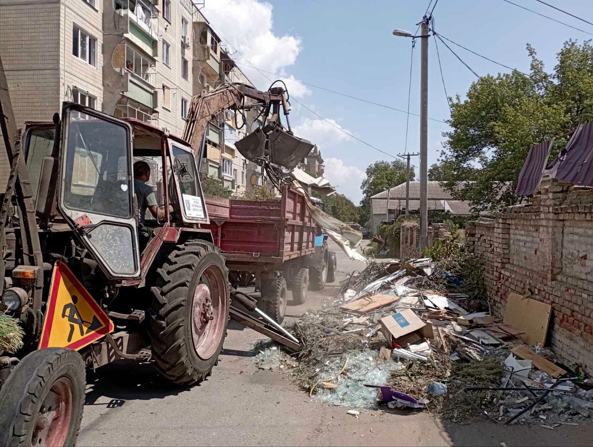 У Нікополі показали наслідки обстрілів за тиждень: фото