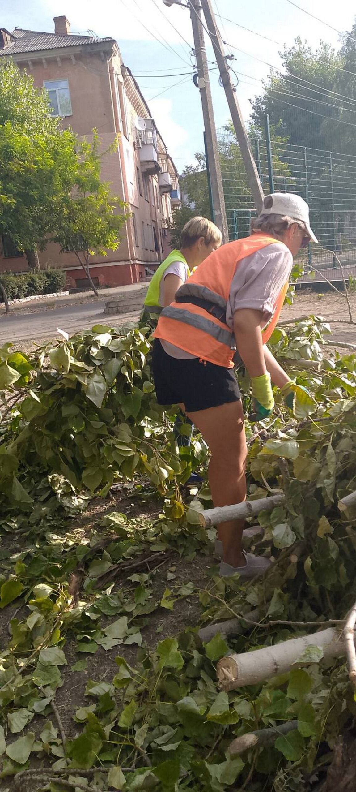 Чим займалися комунальники Марганця на минулому тижні