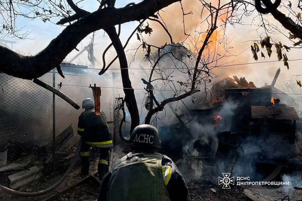 На Нікопольщині внаслідок ворожого обстрілу сталася пожежа у приватному домоволодінні