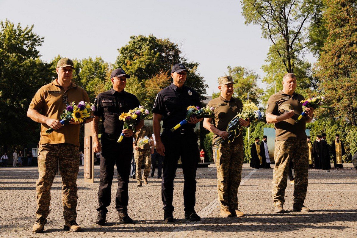 У Дніпрі вшанували пам'ять полеглих Героїв (фото)