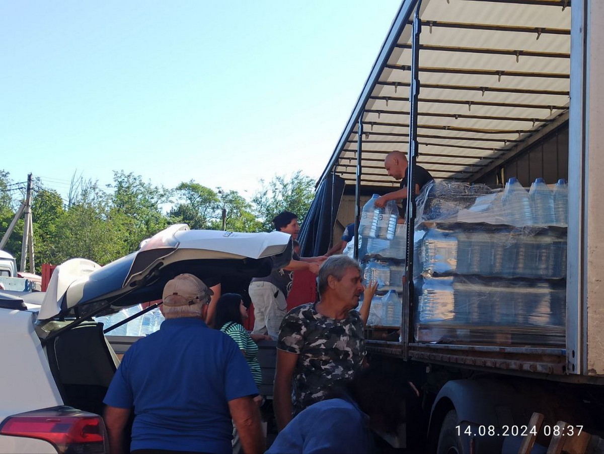 Гуманітарна допомога у Марганці: що видавали людям на цьому тижні (фото)