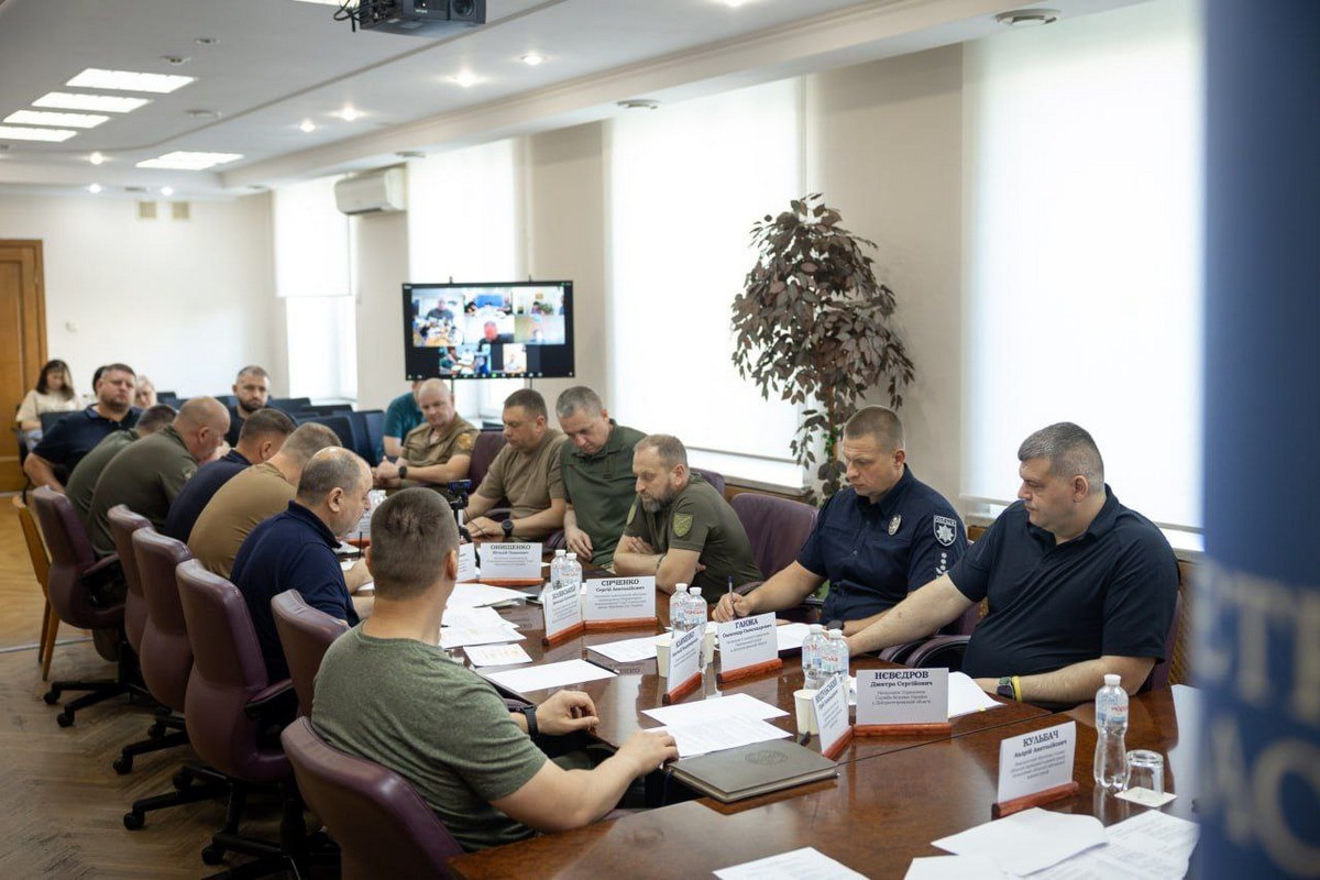 Знову збиралася Рада оборони Дніпропетровщини: фото