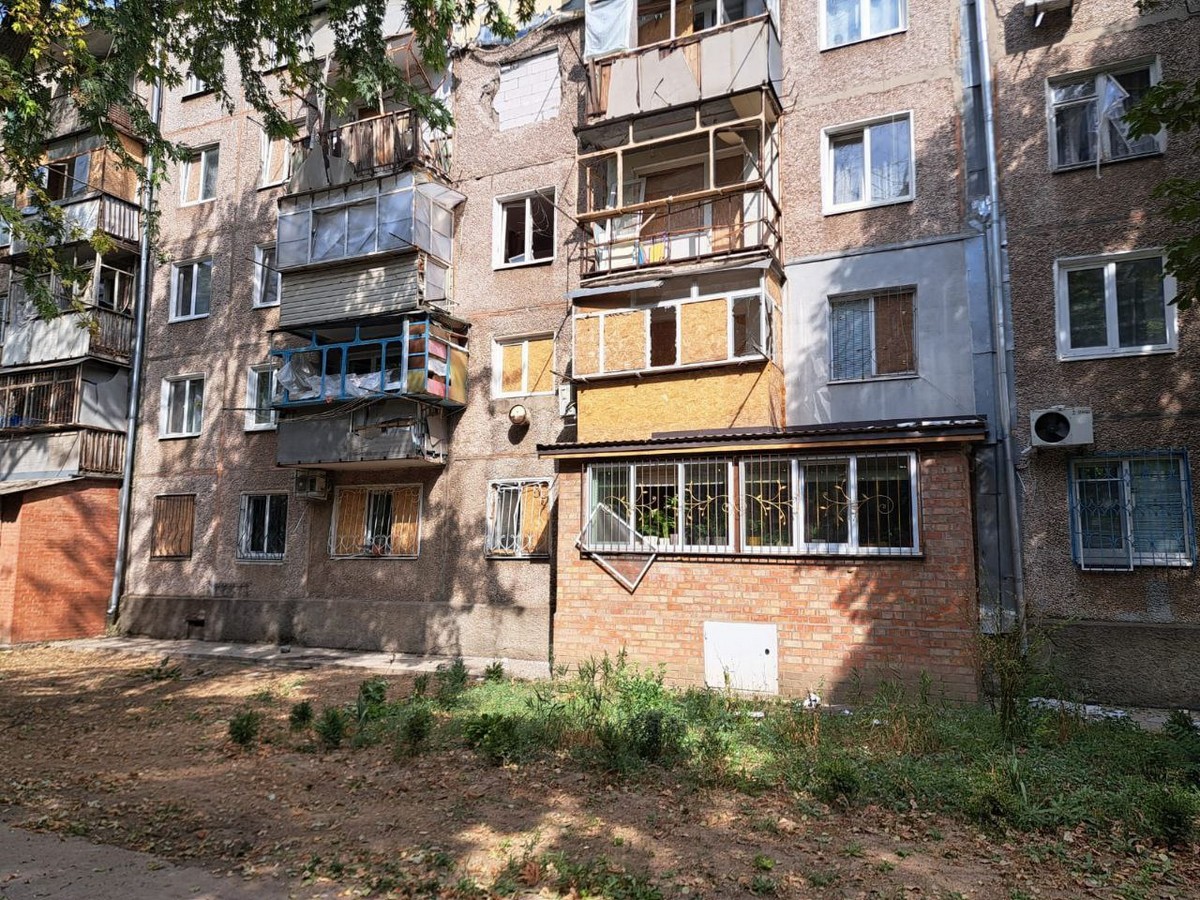 У Нікополі загибла, поранені і руйнування: фото