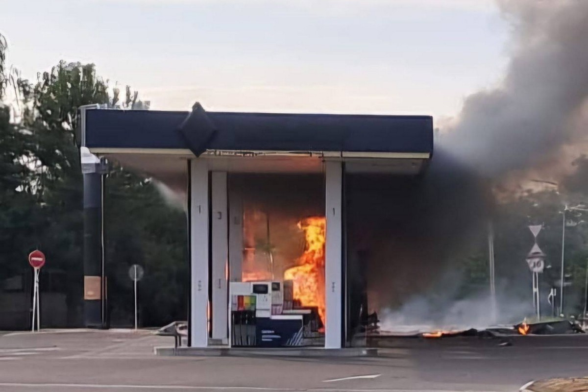 У Нікополі понівечено дві АЗС, також під ударом ворога були дві громади району