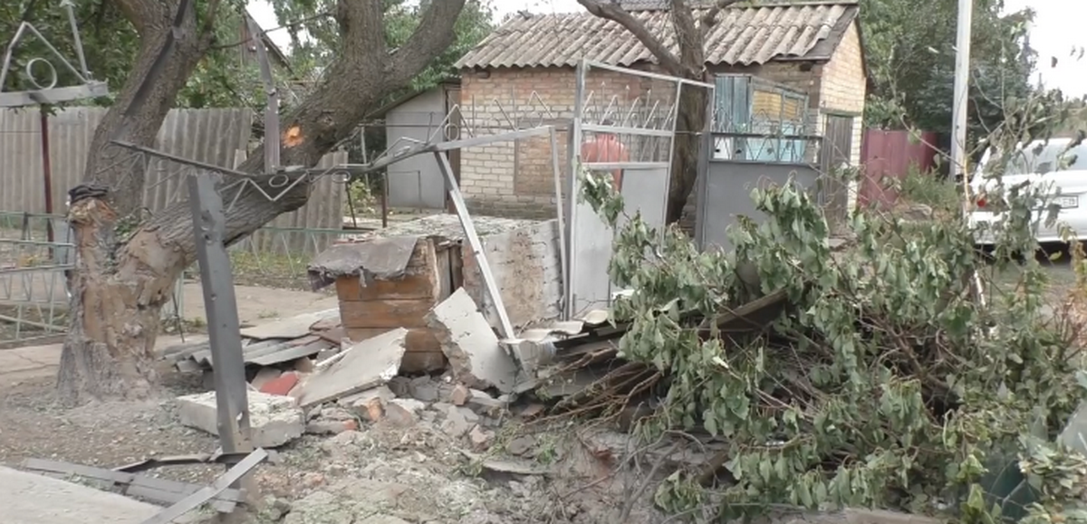 Осколок пролетів над головою: мешканці Нікополя розповіли про смертельний обстріл 9 вересня (відео)