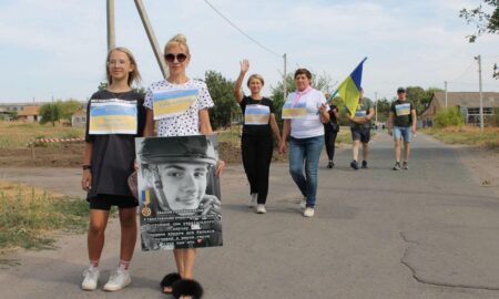 Мешканці Нікопольщини долучилися до забігу “Шаную Воїнів, біжу за Героїв України”