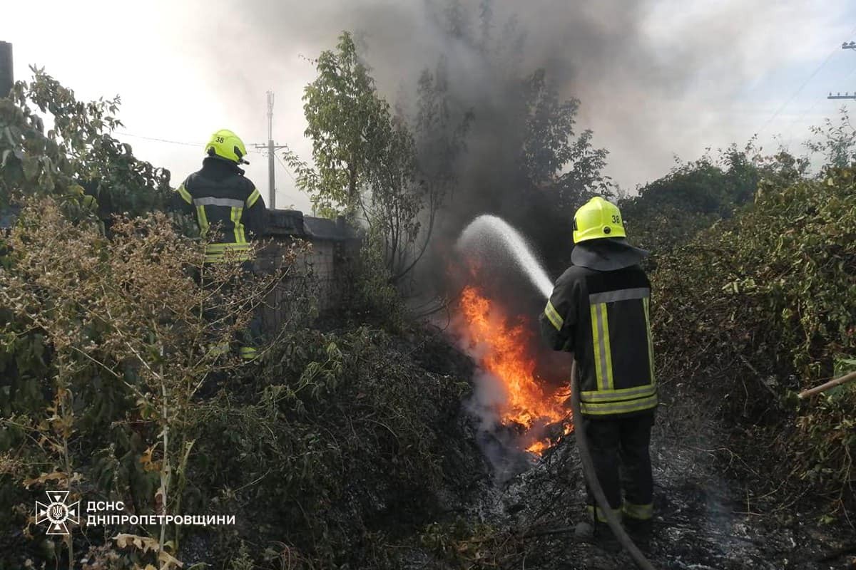 Катастрофічні наслідки пожеж: за добу вигоріло 172 га екосистем і троє людей постраждали на Дніпропетровщині (фото)