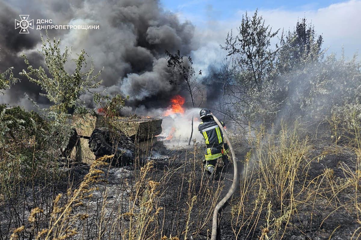 Катастрофічні наслідки пожеж: за добу вигоріло 172 га екосистем і троє людей постраждали на Дніпропетровщині (фото)