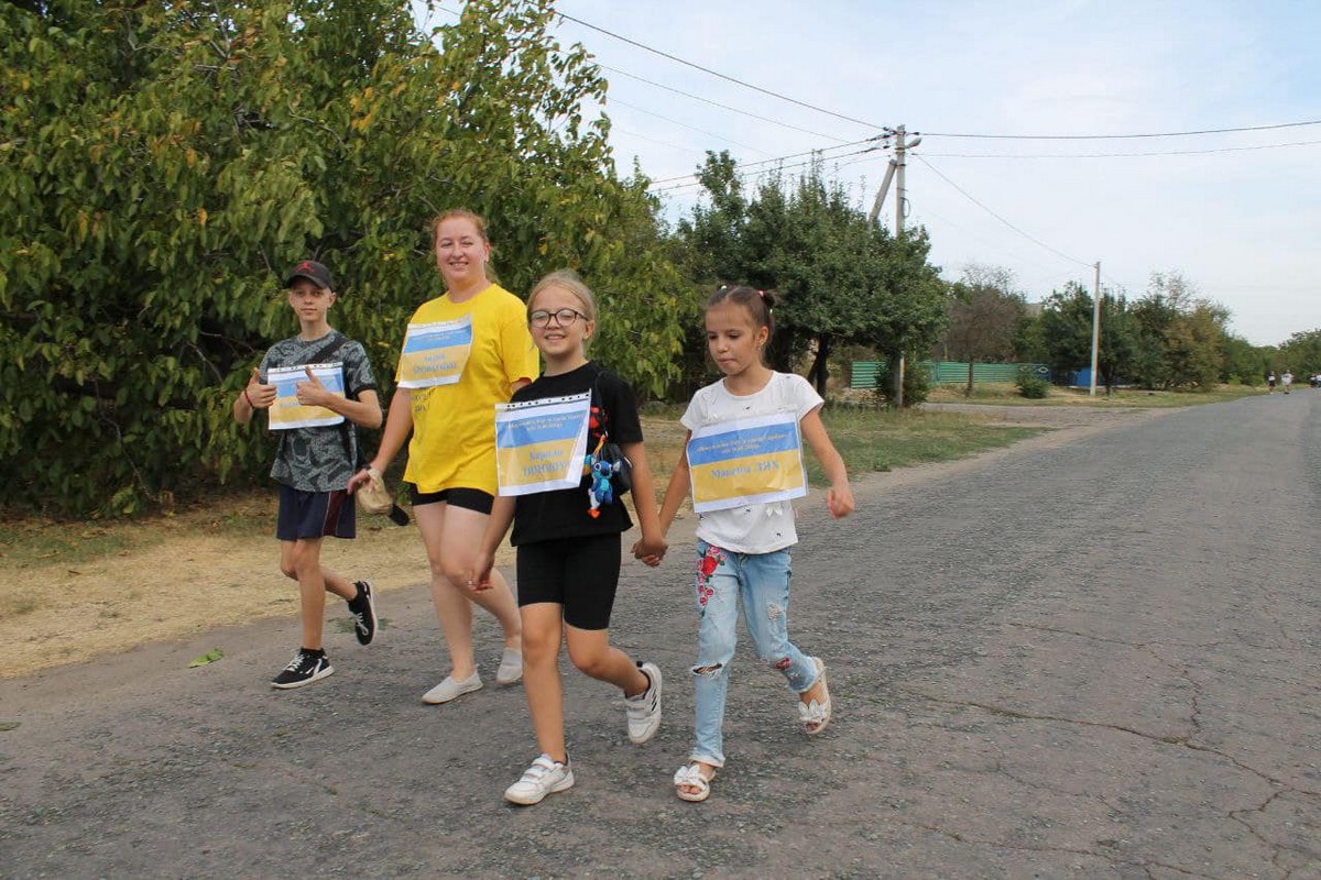 Мешканці Нікопольщини долучилися до забігу “Шаную Воїнів, біжу за Героїв України”: фото