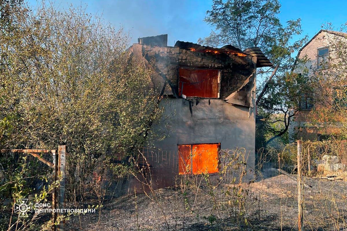 На Дніпропетровщині за добу вогонь знищив 156 га зелених насаджень, дачний будинок і авто