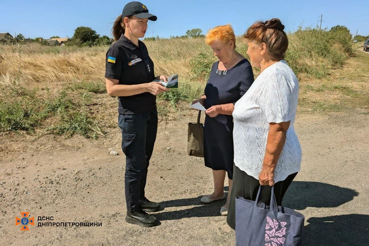 Рятувальники провели профілактичні бесіди з мешканцями села Шолохове на Нікопольщині