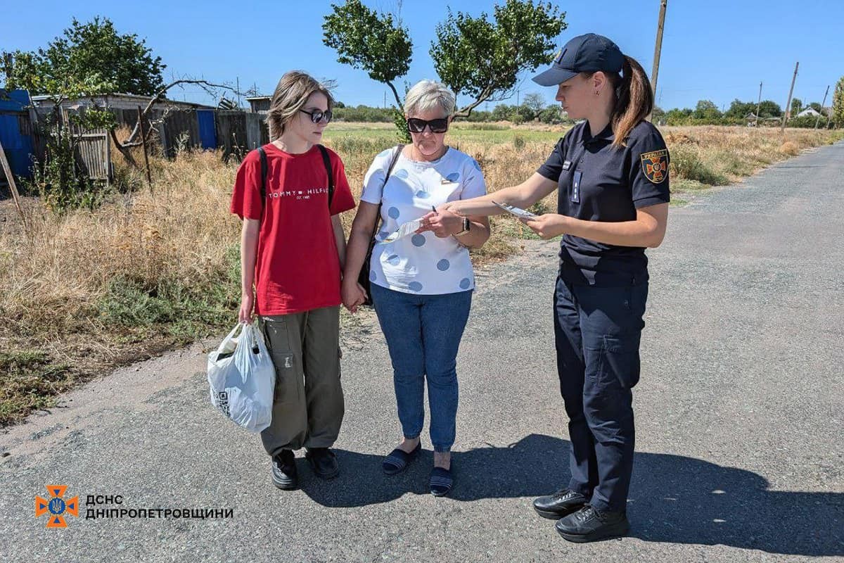 Рятувальники провели профілактичні бесіди з мешканцями села Шолохове на Нікопольщині