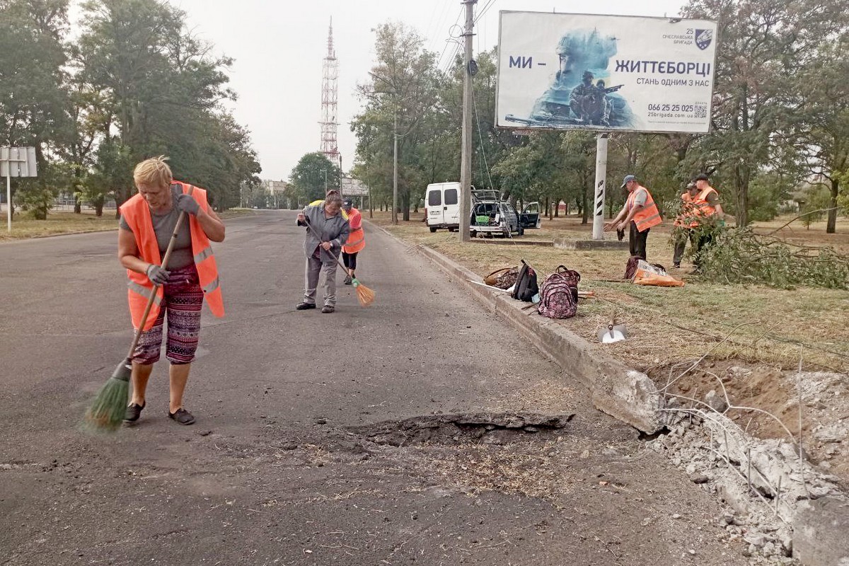 У комунальників Нікополя на цьому тижні було багато роботи: фото