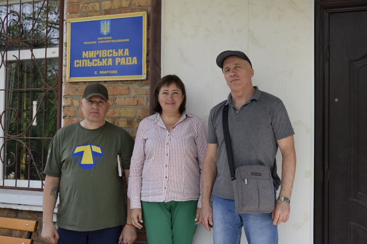 У Мирівській громаді амбасадори Титани UA відвідали родини загиблих захисників