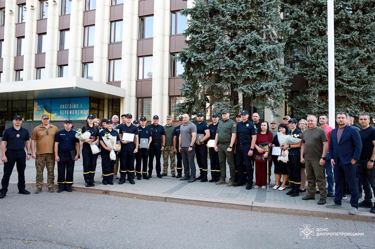 Начальник ДніпроОВА відзначив надзвичайників області (фото)