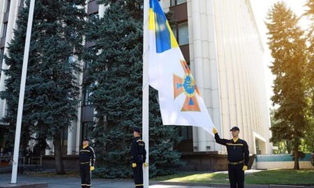 Начальник ДніпроОВА відзначив надзвичайників області (фото)