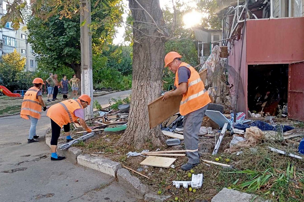  Терор Нікополя продовжується - ворог руйнує житло містян: фото