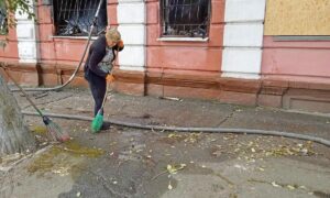 Ворожі обстріли не припиняються. Внаслідок атак у Нікополі серйозні пошкодження інфраструктури і будинків.