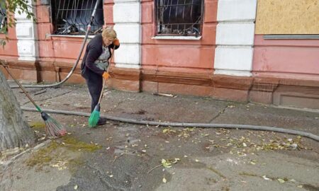 Ворожі обстріли не припиняються. Внаслідок атак у Нікополі серйозні пошкодження інфраструктури і будинків.