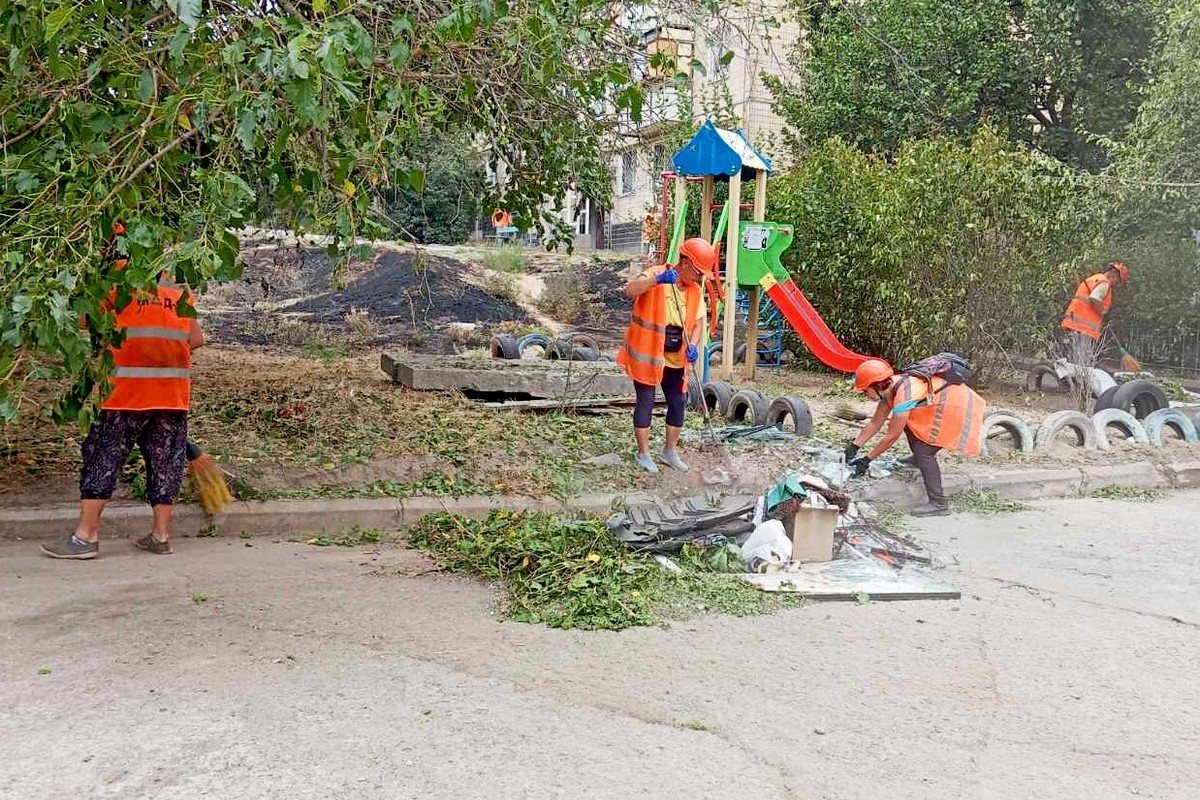 Як у Нікополі ліквідовували наслідки обстрілів протягом тижня, розповіли у міській раді 5