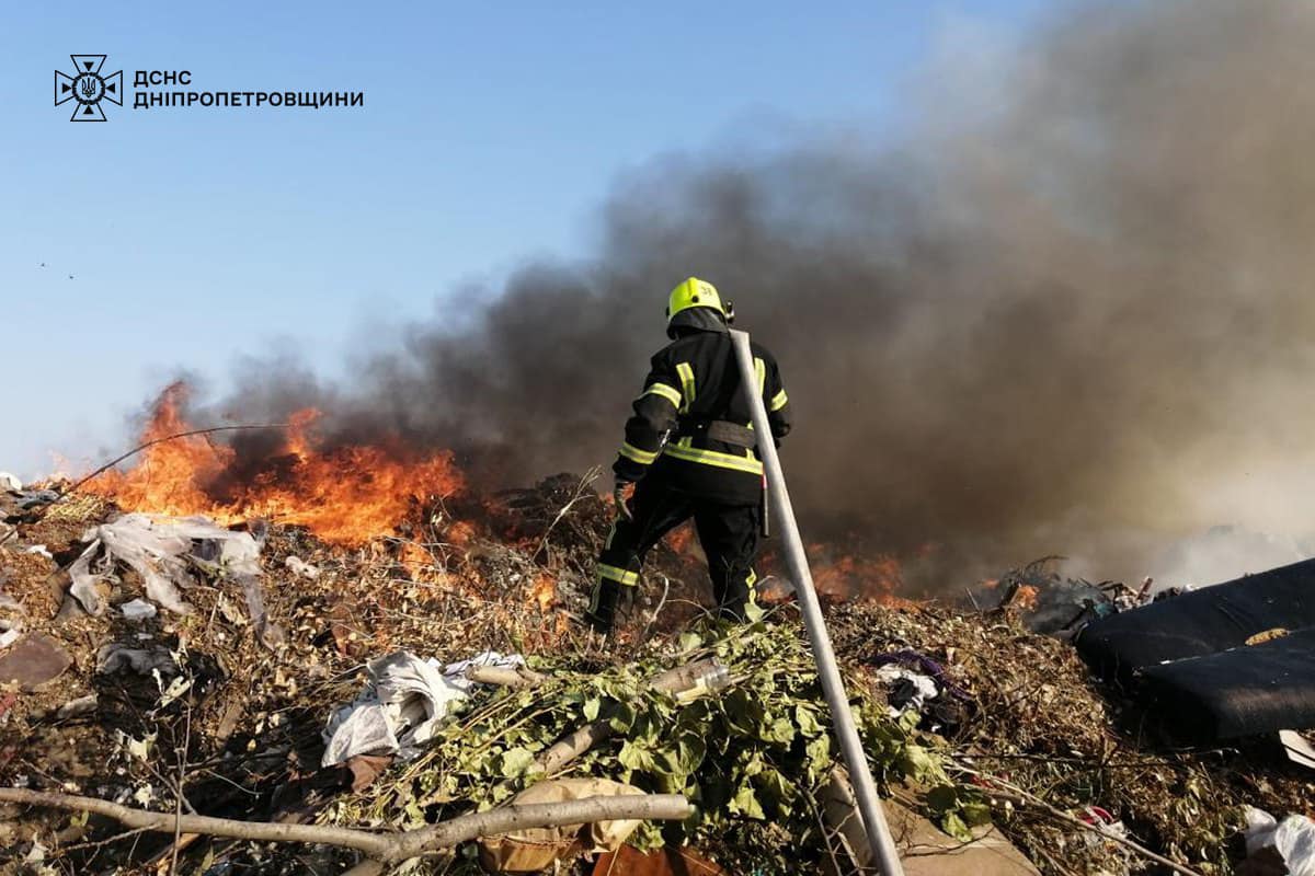 На Дніпропетровщині вигоріло понад 35 га екосистем протягом доби (фото)