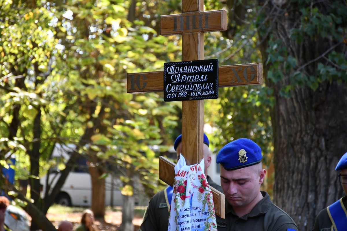 Нікополь провів в останню путь ще одного Захисника 7