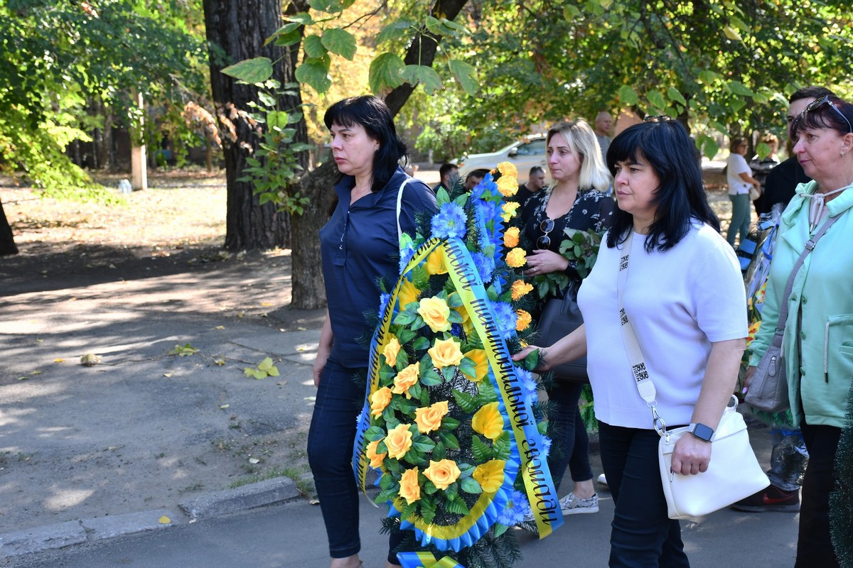 Нікополь провів в останню путь ще одного Захисника 9