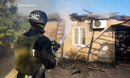 Рятувальники Нікополя ліквідували пожежі, які виникли внаслідок обстрілів 6 вересня (фото)