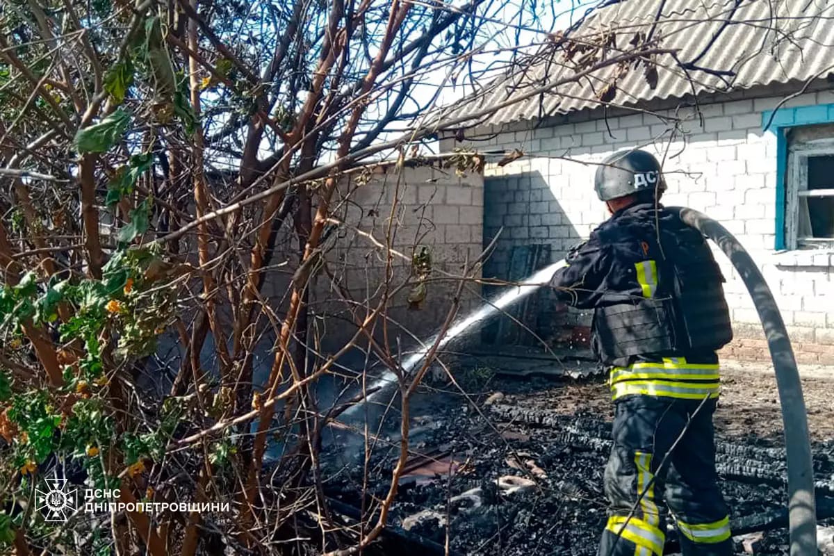 Рятувальники Нікополя ліквідували пожежі, які виникли внаслідок обстрілів 6 вересня (фото) 2