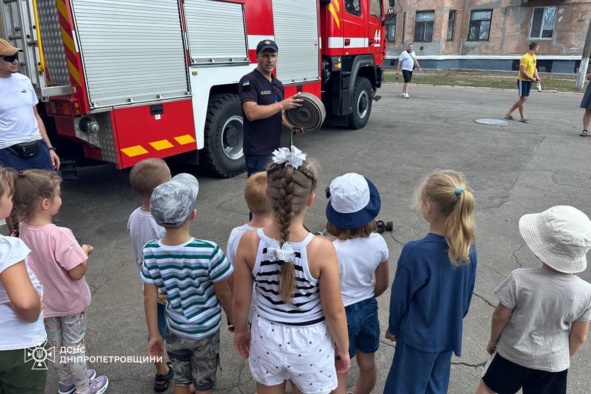 Школярі з Покрова завітали на екскурсію до рятувальників (фото)