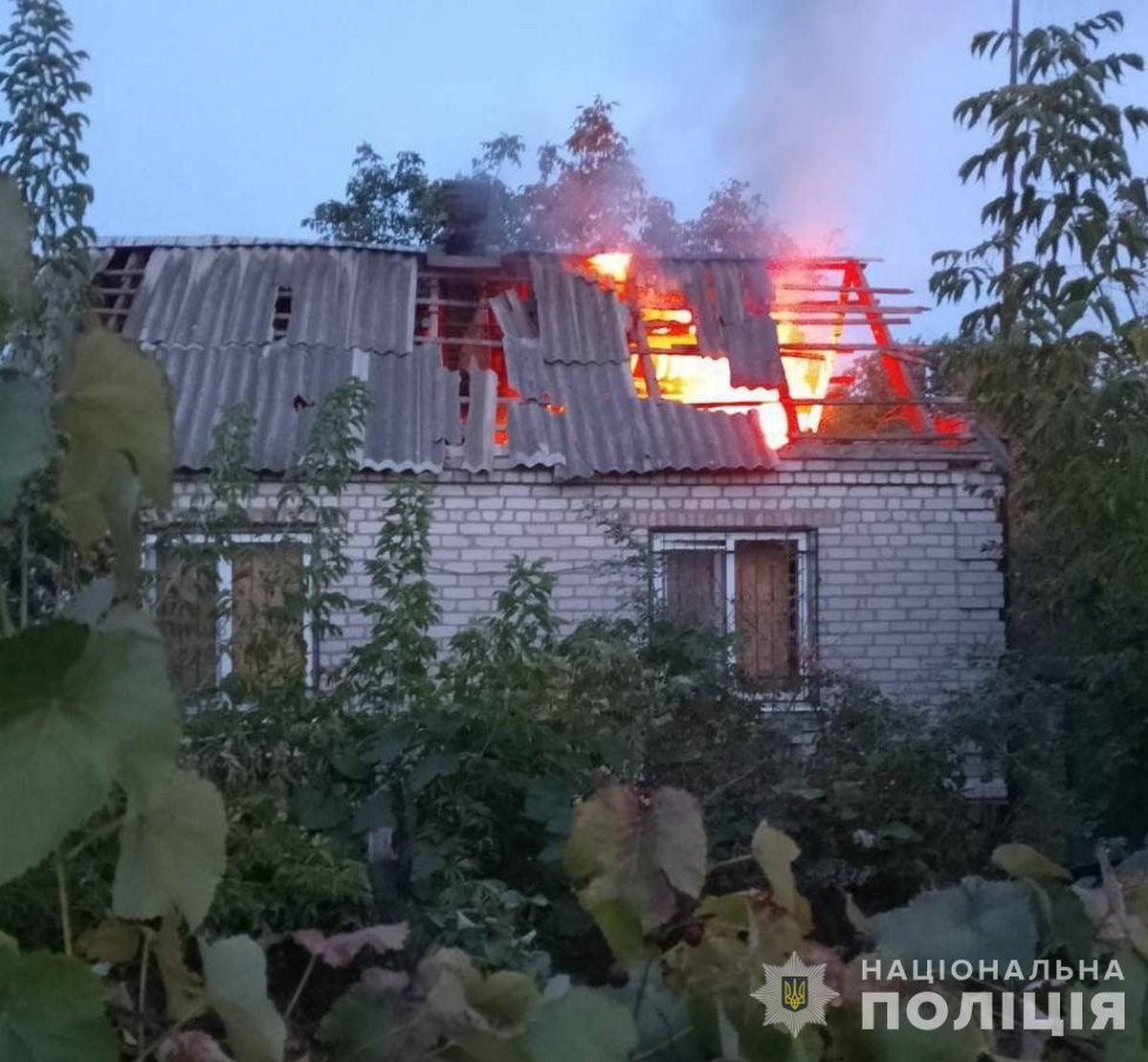 РСЗВ, дронами та артилерією окупанти цілили по Нікополю і району: поліція про наслідки обстрілів