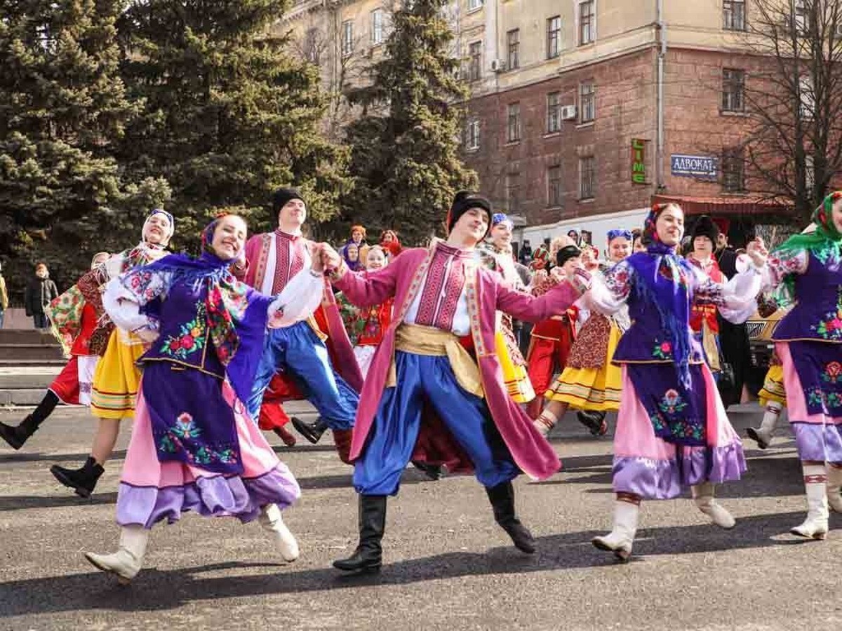 «Третій рік без святкувань»: Євген Євтушенко привітав Марганець з Днем міста