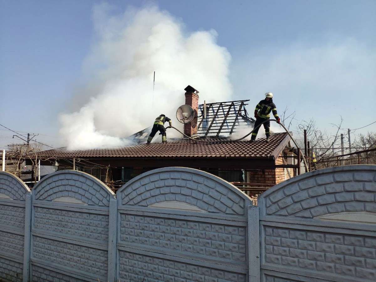 Мери прифронтових Нікополя і Марганця привітали рятувальників з професійним святом (фото)