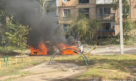 Ворог поцілив біля адмінбудівлі в центрі міста: поліція про наслідки обстрілів Нікополя і Марганця