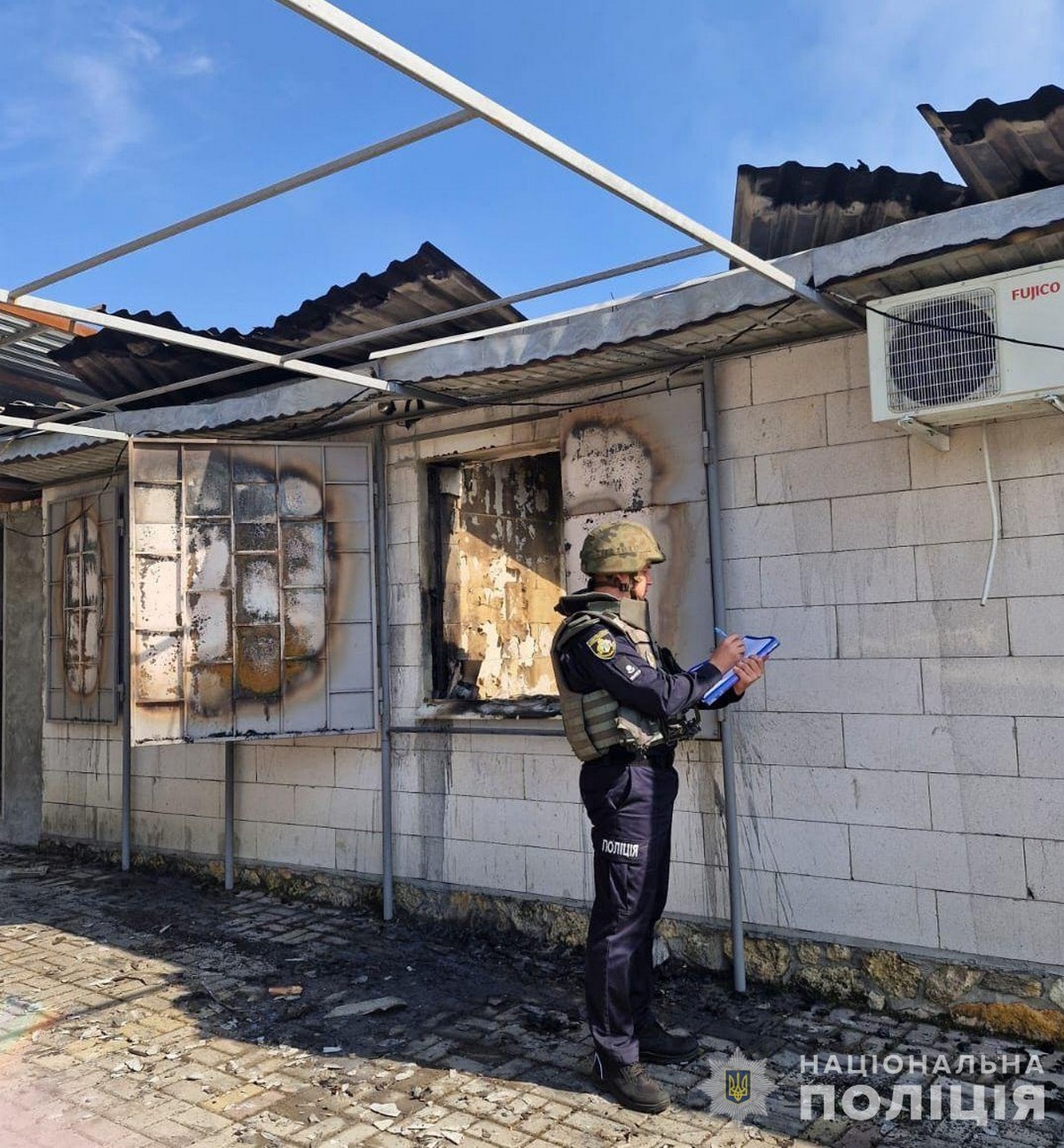 Дівчинка була на задньому сидінні і загинула одразу: поліція про смертельний обстріл Нікополя