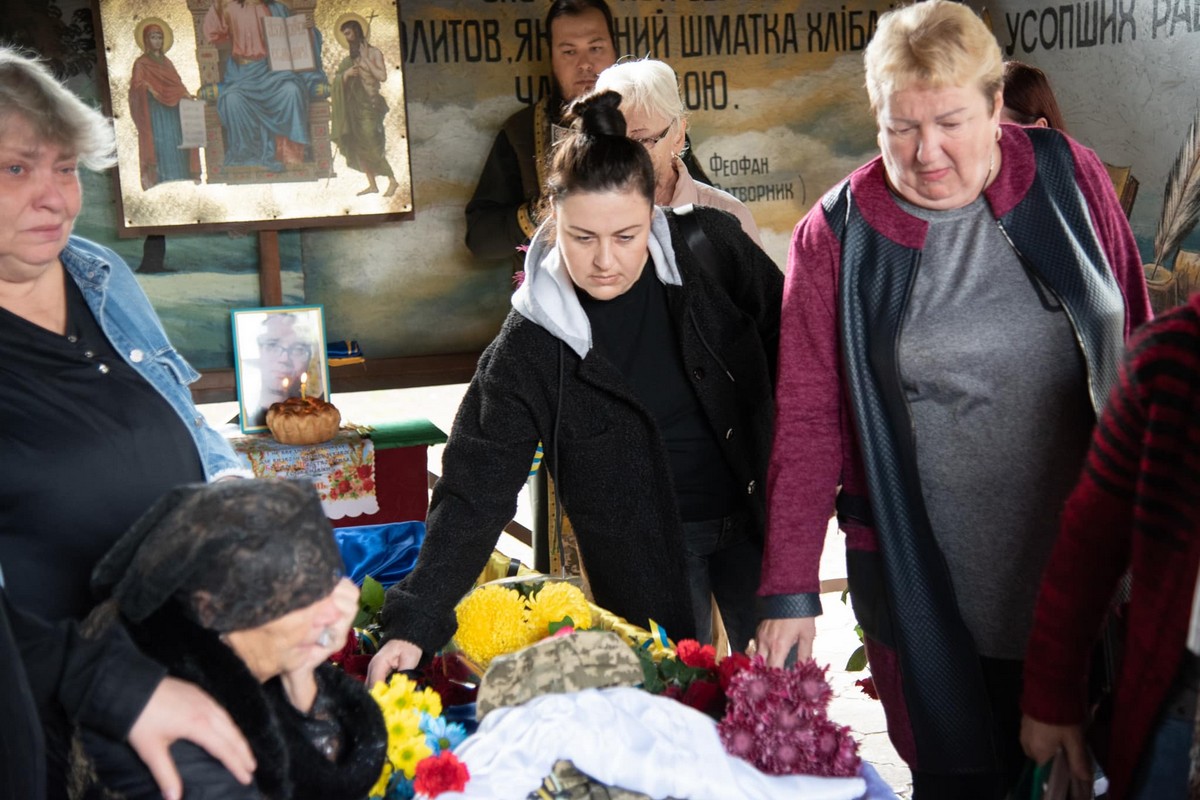 11 жовтня Нікополь провів в останню путь загиблого воїна 10