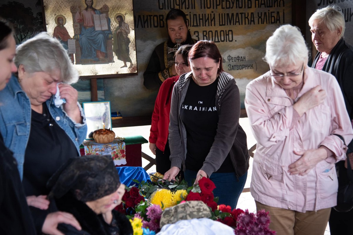 11 жовтня Нікополь провів в останню путь загиблого воїна 11