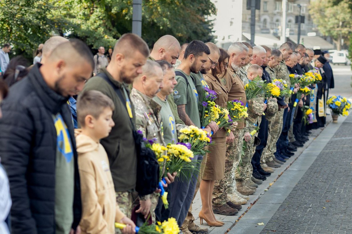 Очільники Нікопольщини і області привітали Захисників і Захисниць зі святом