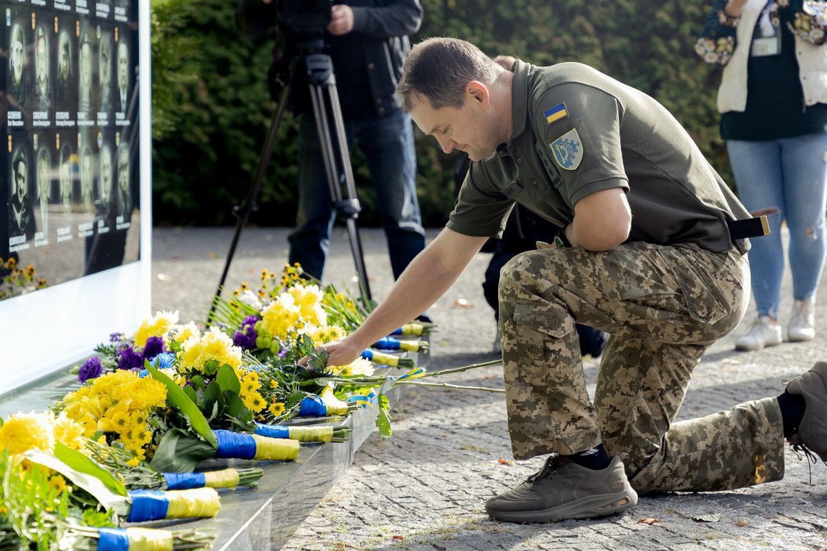 Очільники Нікопольщини і області привітали Захисників і Захисниць зі святом