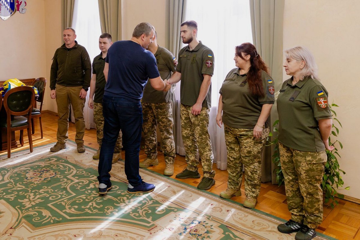 Очільники Нікопольщини і області привітали Захисників і Захисниць зі святом