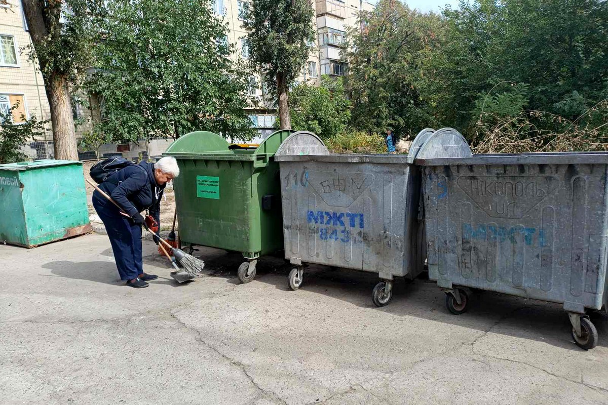 Осінній Нікополь під наглядом комунальників: фото