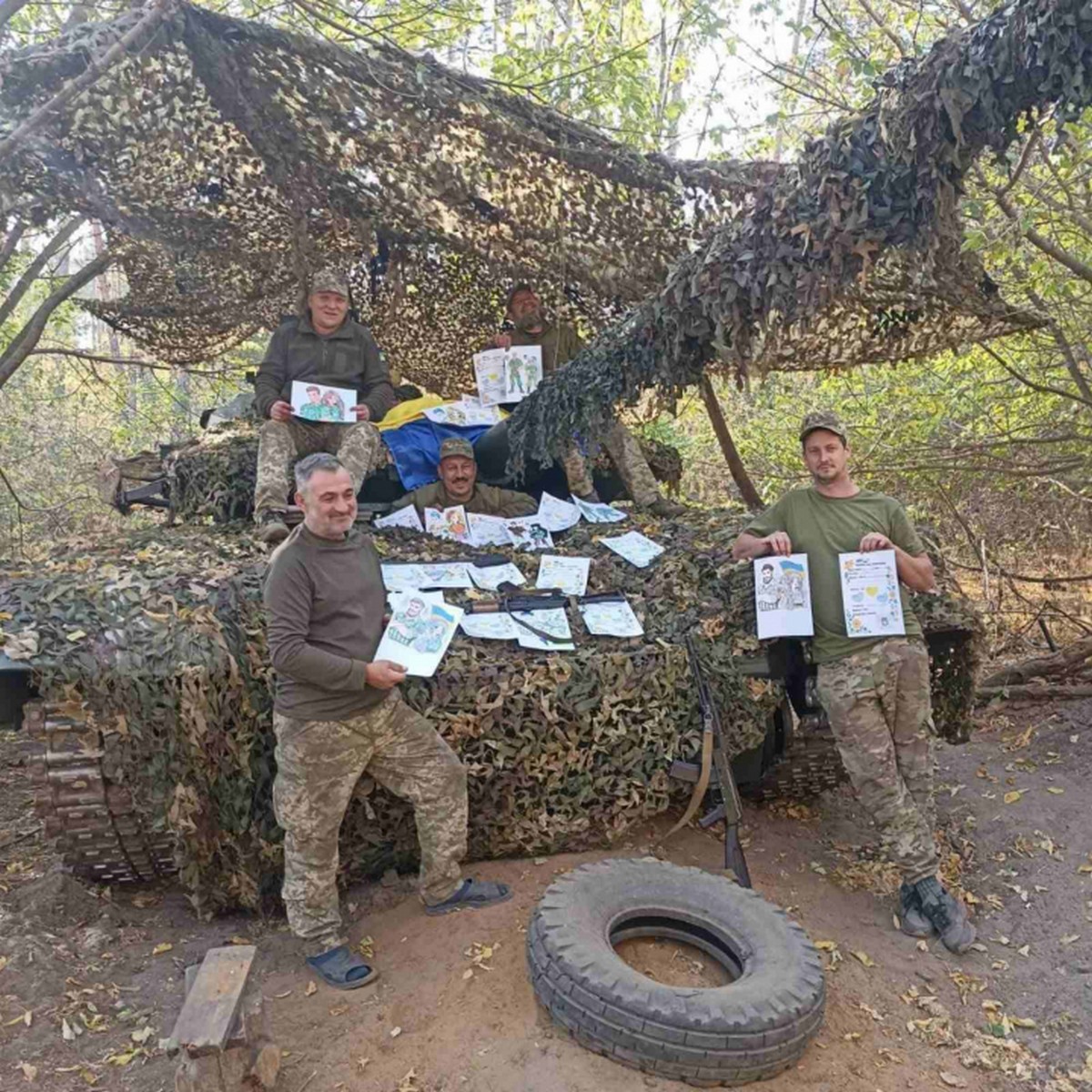 Листи, сувеніри, смаколики: діти з Покрова підтримують Захисників (фото)