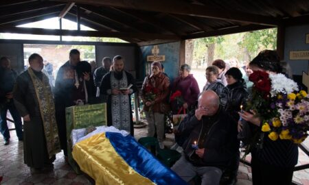 Прагнучи обороняти Батьківщину, долучився до війська… У Нікополі сьогодні провели в останню путь Захисника (фото)