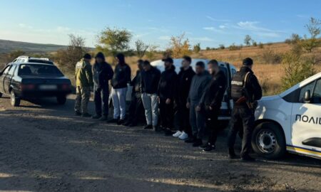 Мешканці Дніпропетровщини, заплативши 10 тисяч доларів, намагалися втекти до Молдови