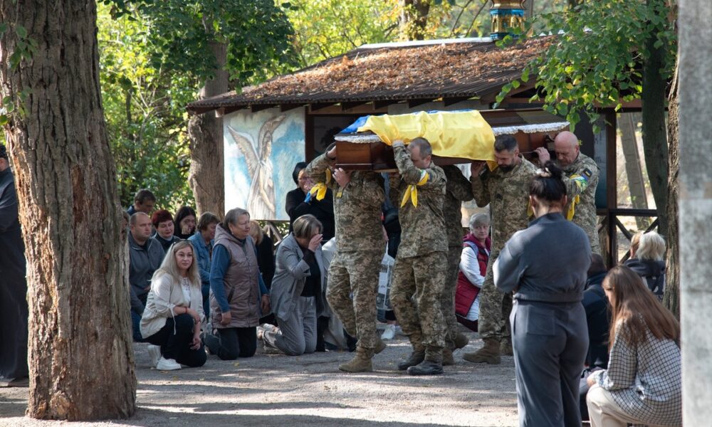 Нікополь провів в останню путь ще одного Захисника 13