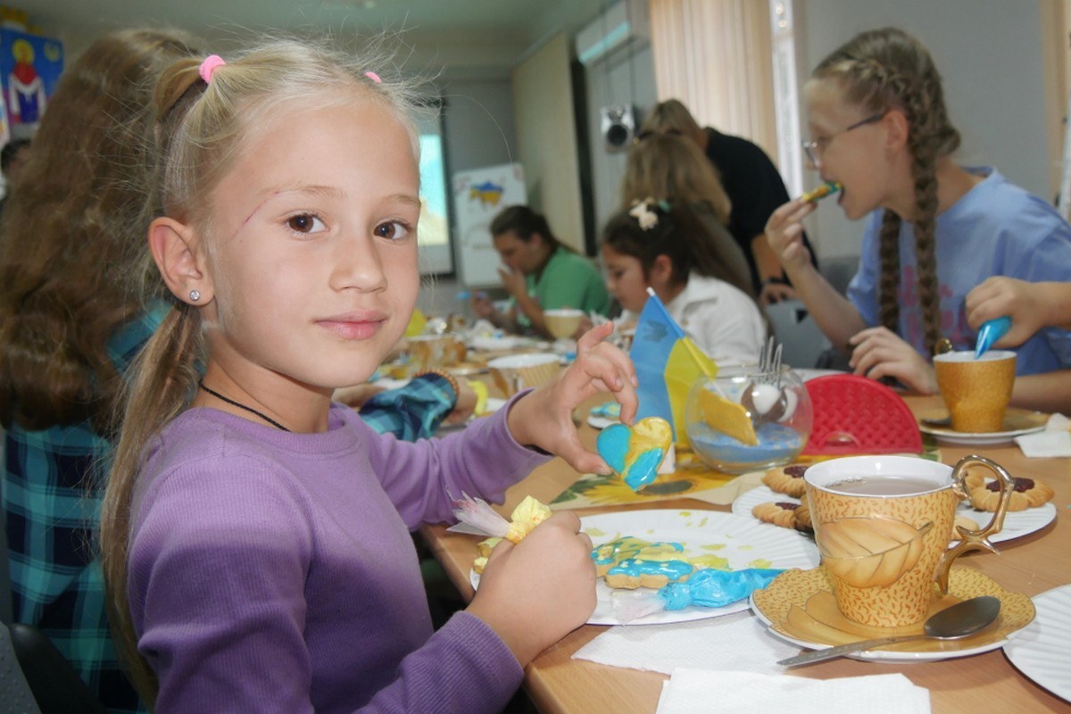 В Покрові діти Захисників розмальовували символічні пряники (фото)